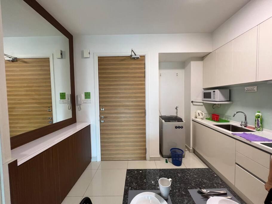 Teega Suites Puteri Harbour Iskandar Puteri #Poolview Seaview Нусаджая Екстериор снимка
